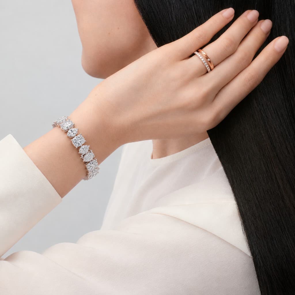 Rivière bracelet worn